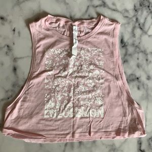 Lululemon crop top